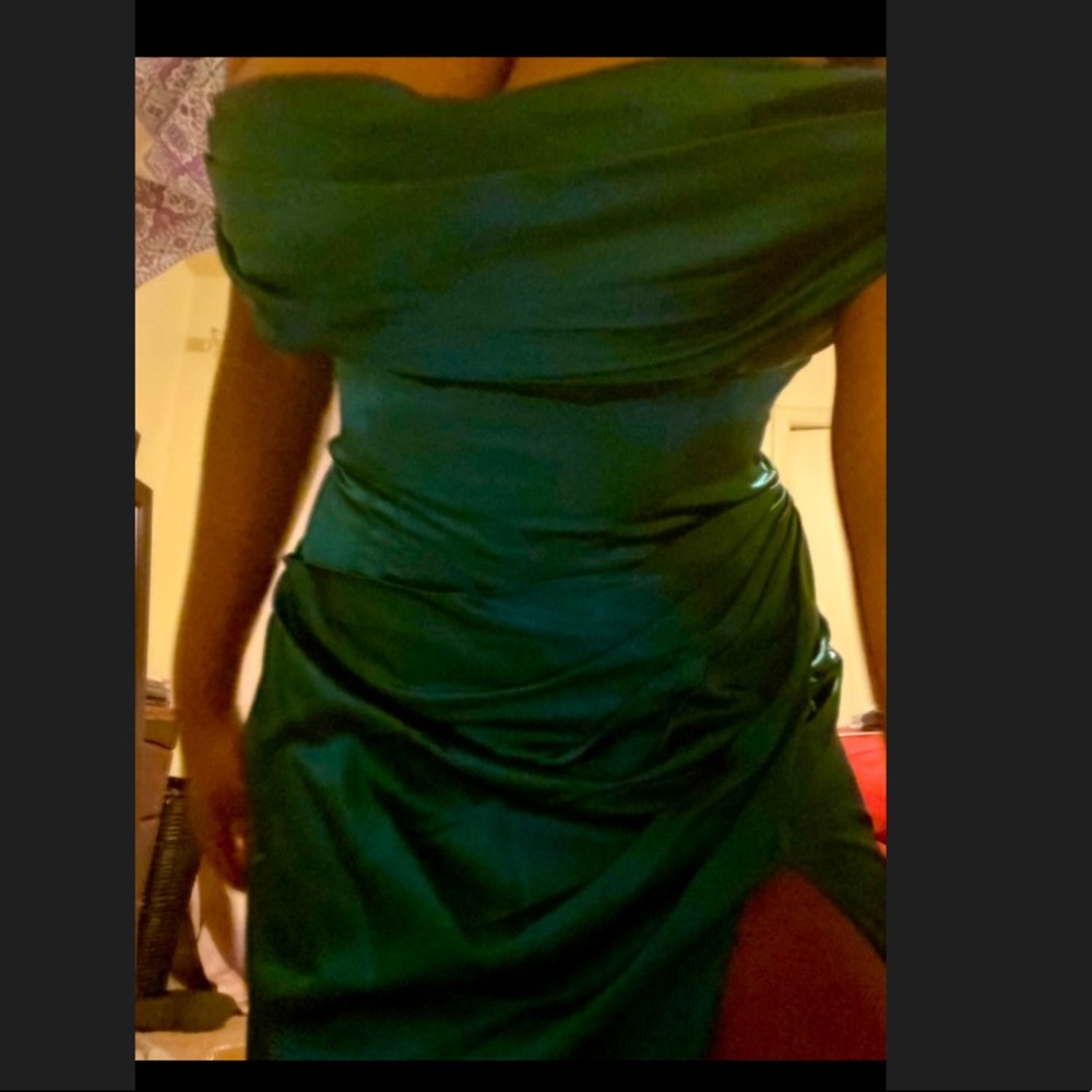 New Never Worn!! Emerald Green Gown